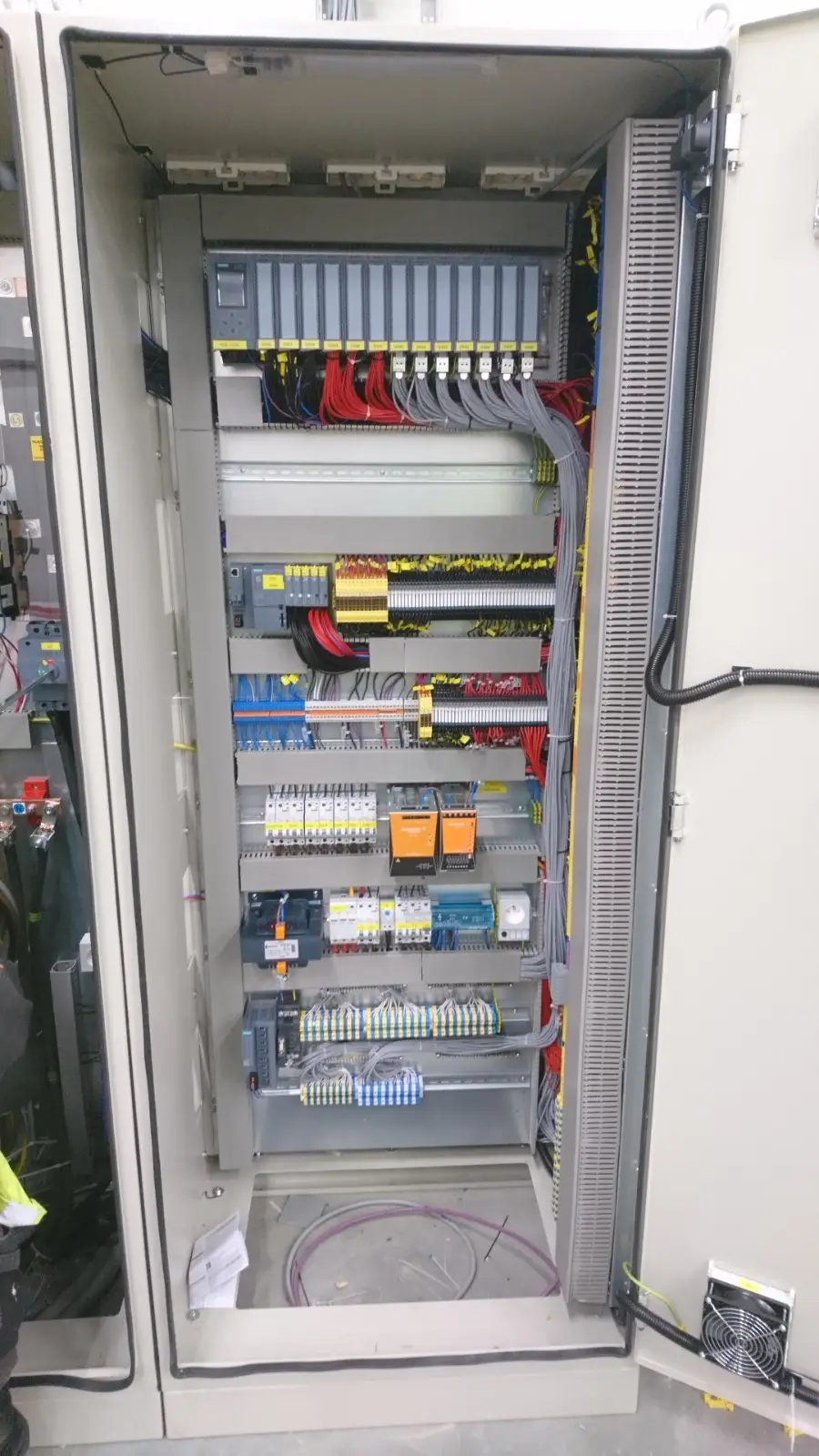 PRODUKCJA ROZDZIELNIC ELEKTRYCZNYCH c