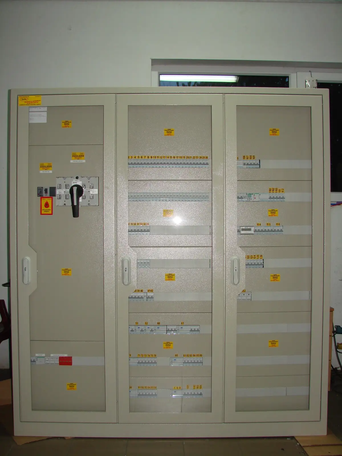 PRODUKCJA ROZDZIELNIC ELEKTRYCZNYCH r