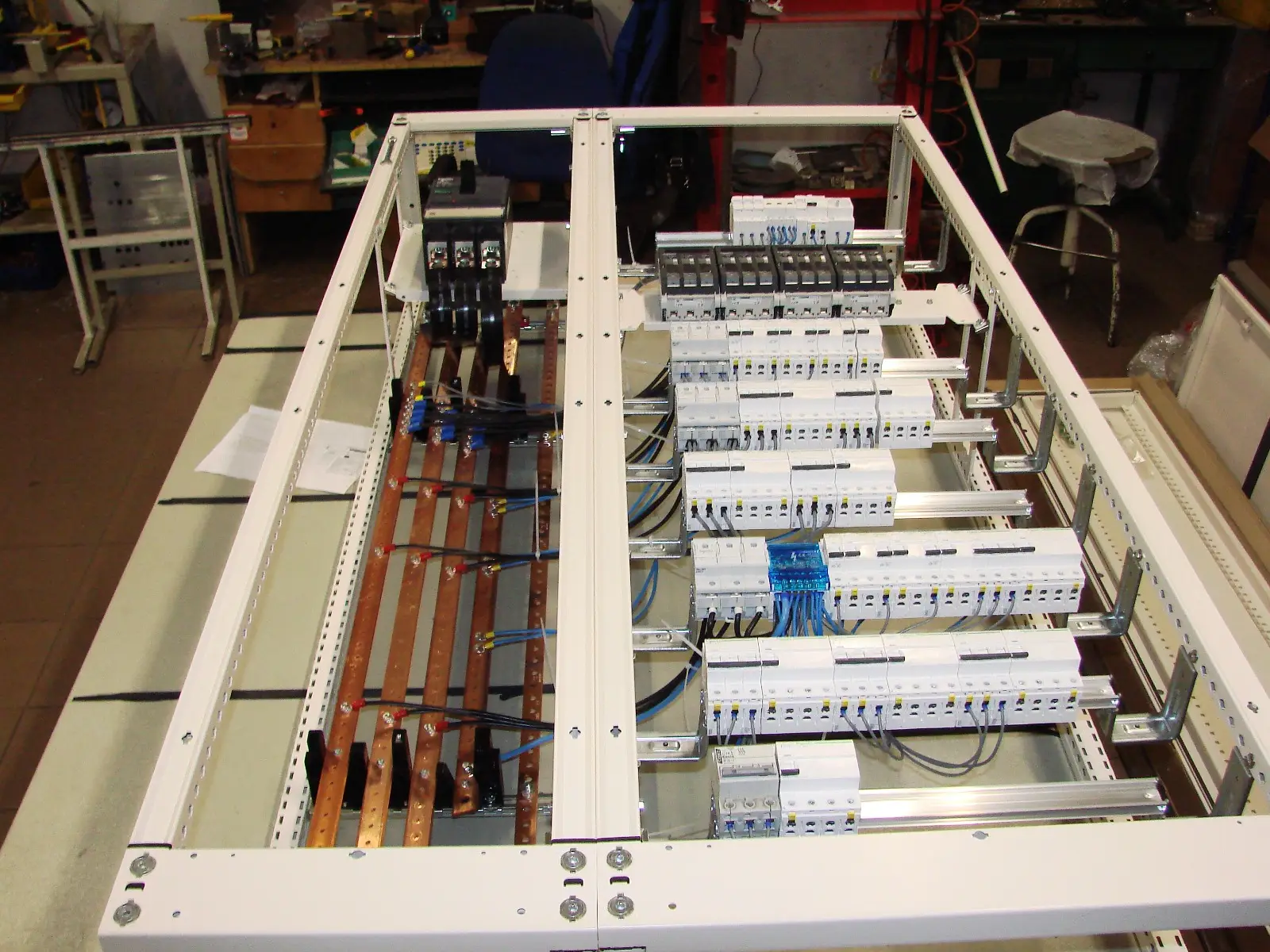 PRODUKCJA ROZDZIELNIC ELEKTRYCZNYCH u