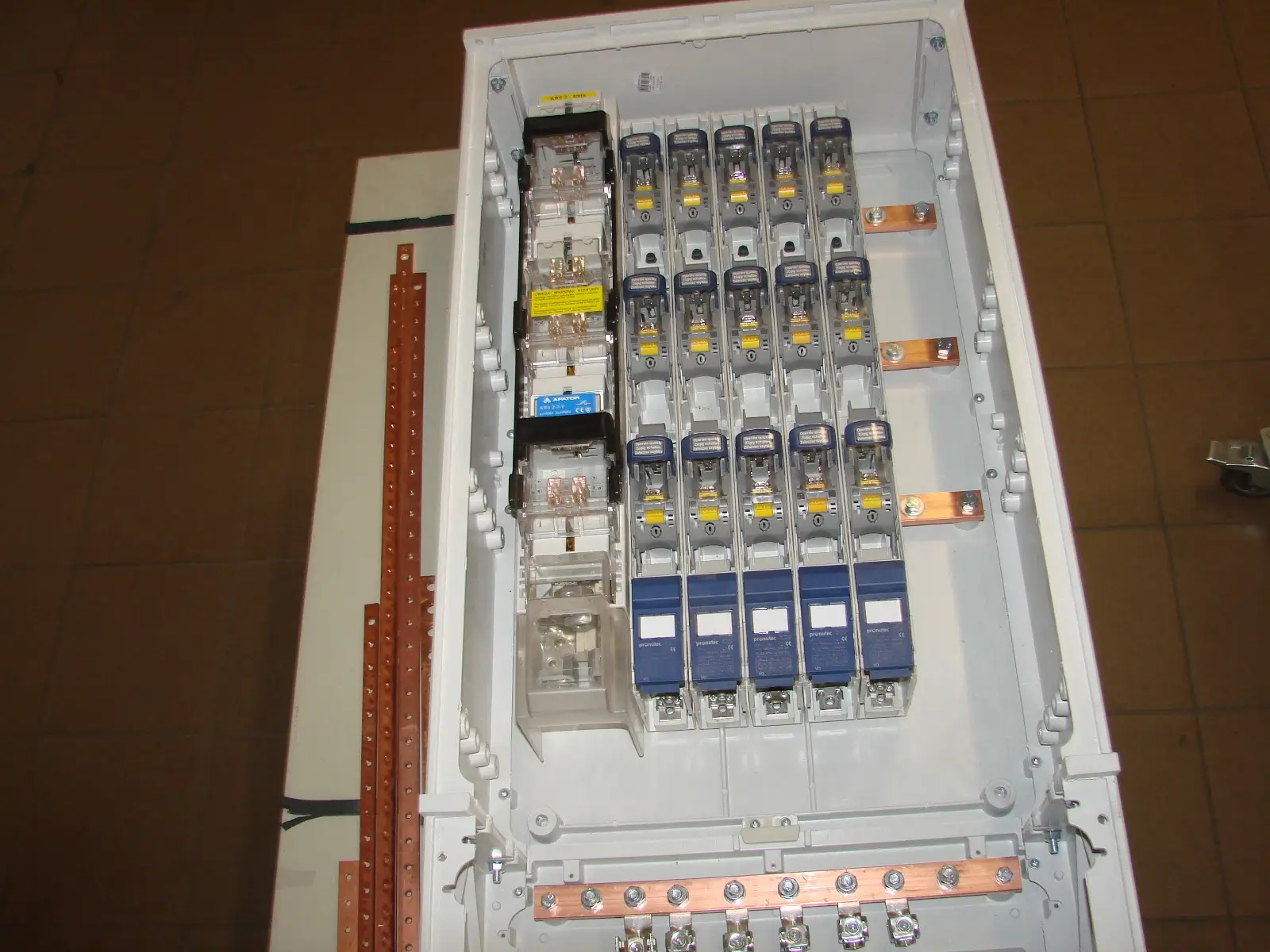 PRODUKCJA ROZDZIELNIC ELEKTRYCZNYCH z