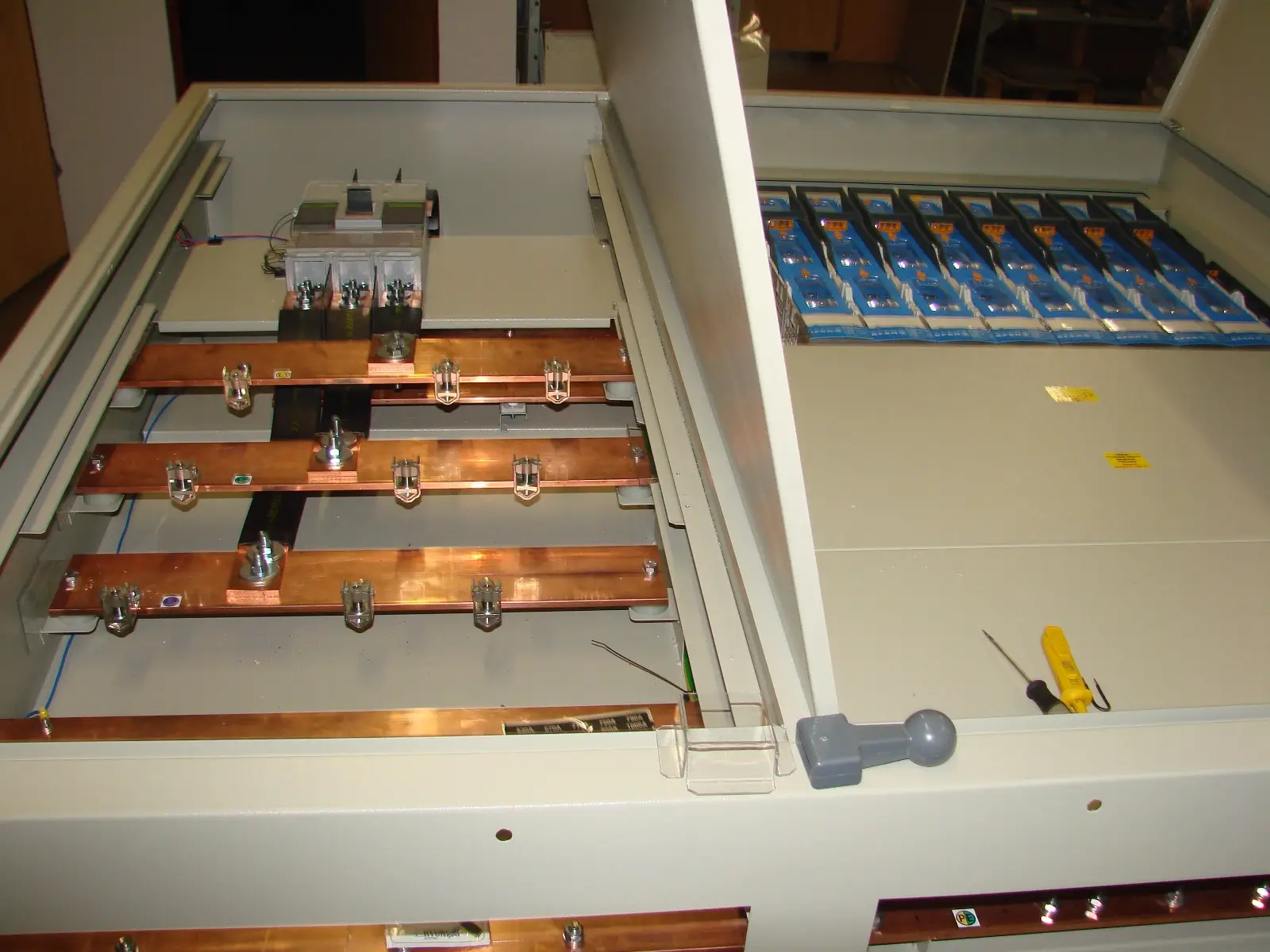 PRODUKCJA ROZDZIELNIC ELEKTRYCZNYCH za