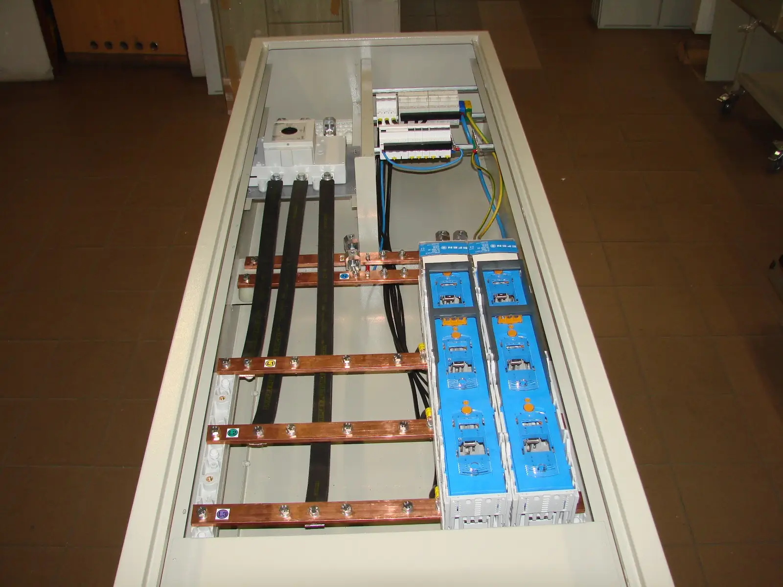 PRODUKCJA ROZDZIELNIC ELEKTRYCZNYCH zi