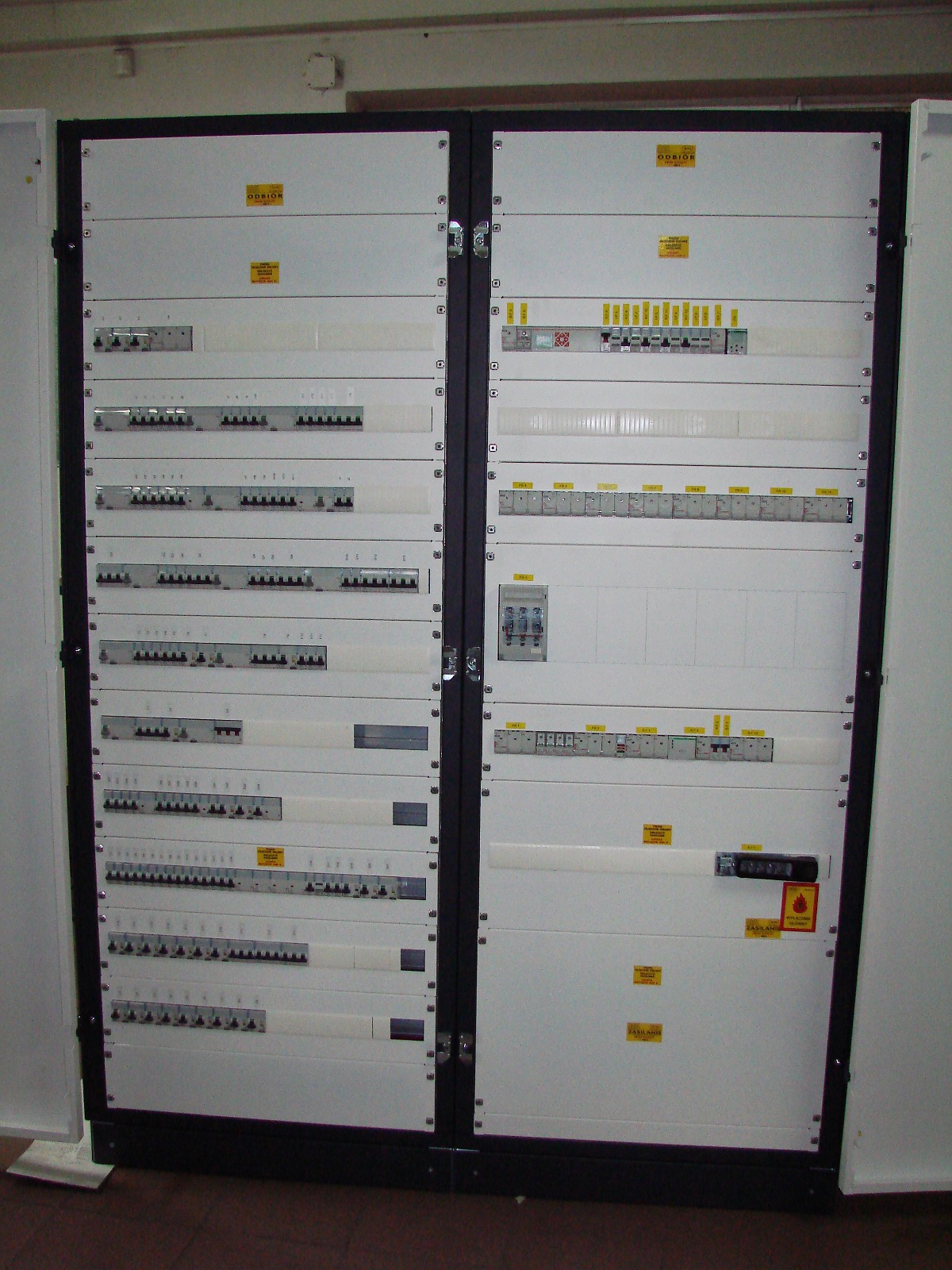 PRODUKCJA ROZDZIELNIC ELEKTRYCZNYCH zr